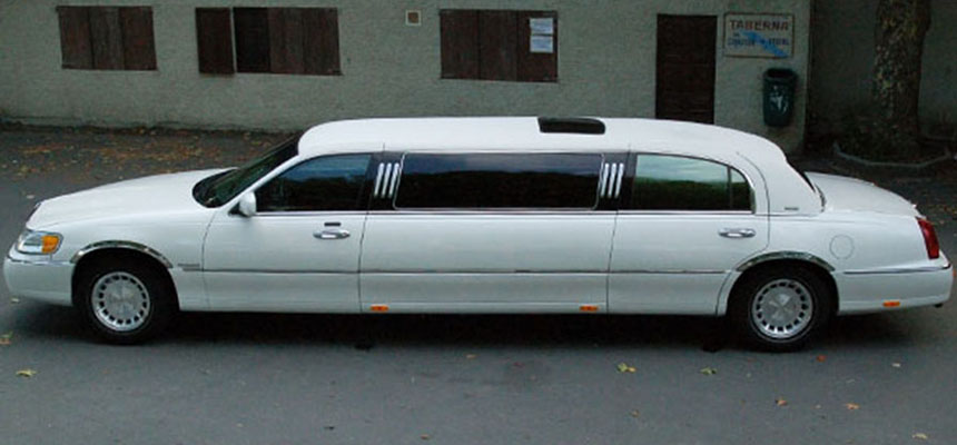 Lincoln Town Car de 72″